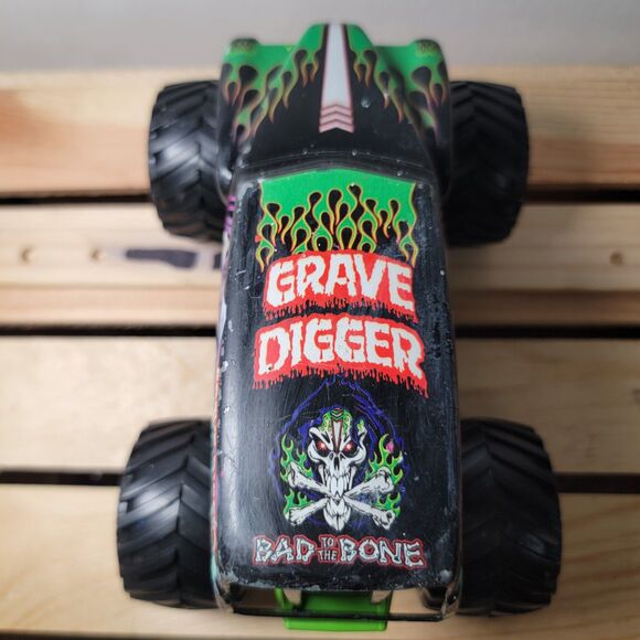 Grave Digger Monster Truck 5" X 7" - Picture 7 of 10